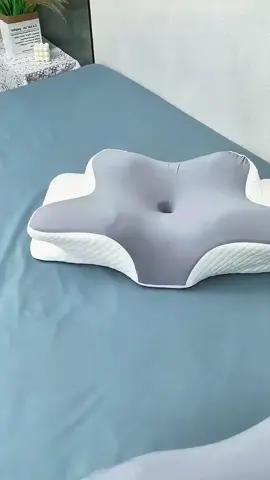 L'oreiller ergonomique tient parfaitement votre cou #sleep #neckpain #pillow #relaxing #TikTokMadeMeBuyIt#SummerSale#Spotlight #Dealdrops#Spolitght