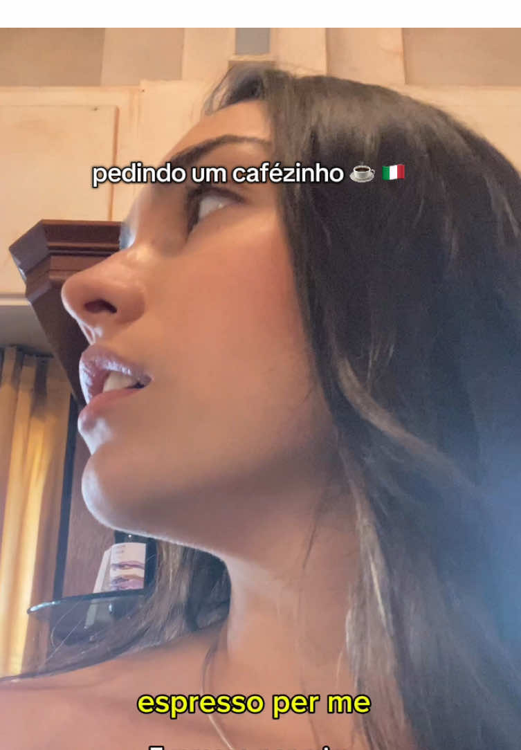 meu pretin amadooo se não custasse em euro eu tomaria o dia inteiro em todos os estabelecimentos ❤️❤️❤️ #italy #caffè #café #italian 