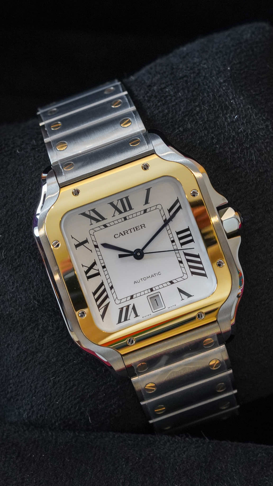 ✨ Cartier Santos De Cartier W2SA0009 Acciaio e oro, design iconico, anima elegante.   Movimento automatico, bracciale QuickSwitch, stile inconfondibile. Perfetto per chi vuole distinguersi con classe. 🔗 Disponibile su www.pluswatch.it  📦 Spedizione rapida – Autenticità garantita 🚚 #PlusWatch #LuxuryWatch #Cartier #CartierSantos #CartierWatch 