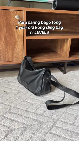 Grabe isang taon na lumipas ang ganda parin ng bag nato, parang bago parin tong levels bag ko na sling bag #levelsbag #slingbag #crossbag #schoolbag #leatherbag #unisexslingbag 