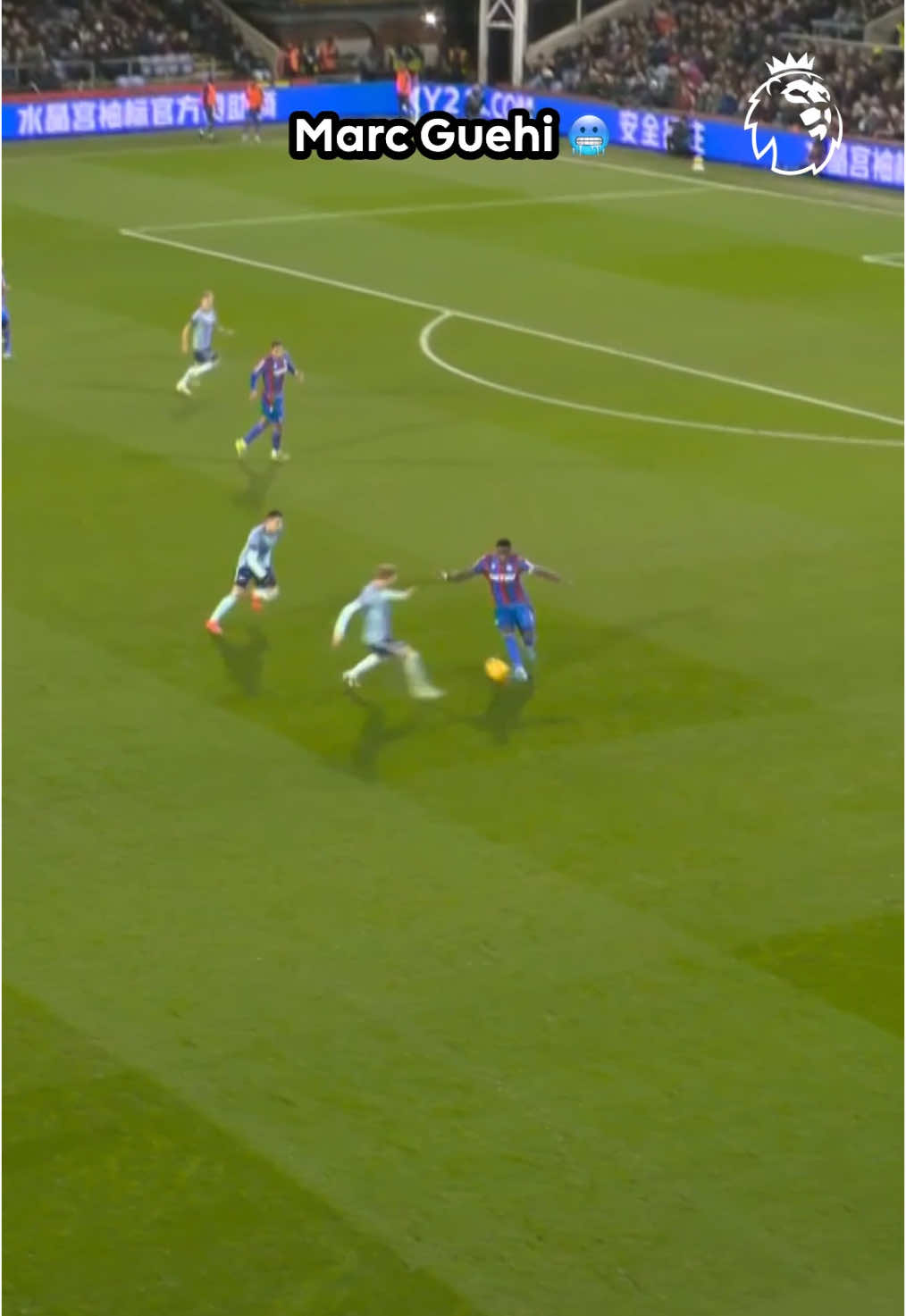 Marc Guehi is impressive on the ball 😰 #PremierLeague @Crystal Palace  