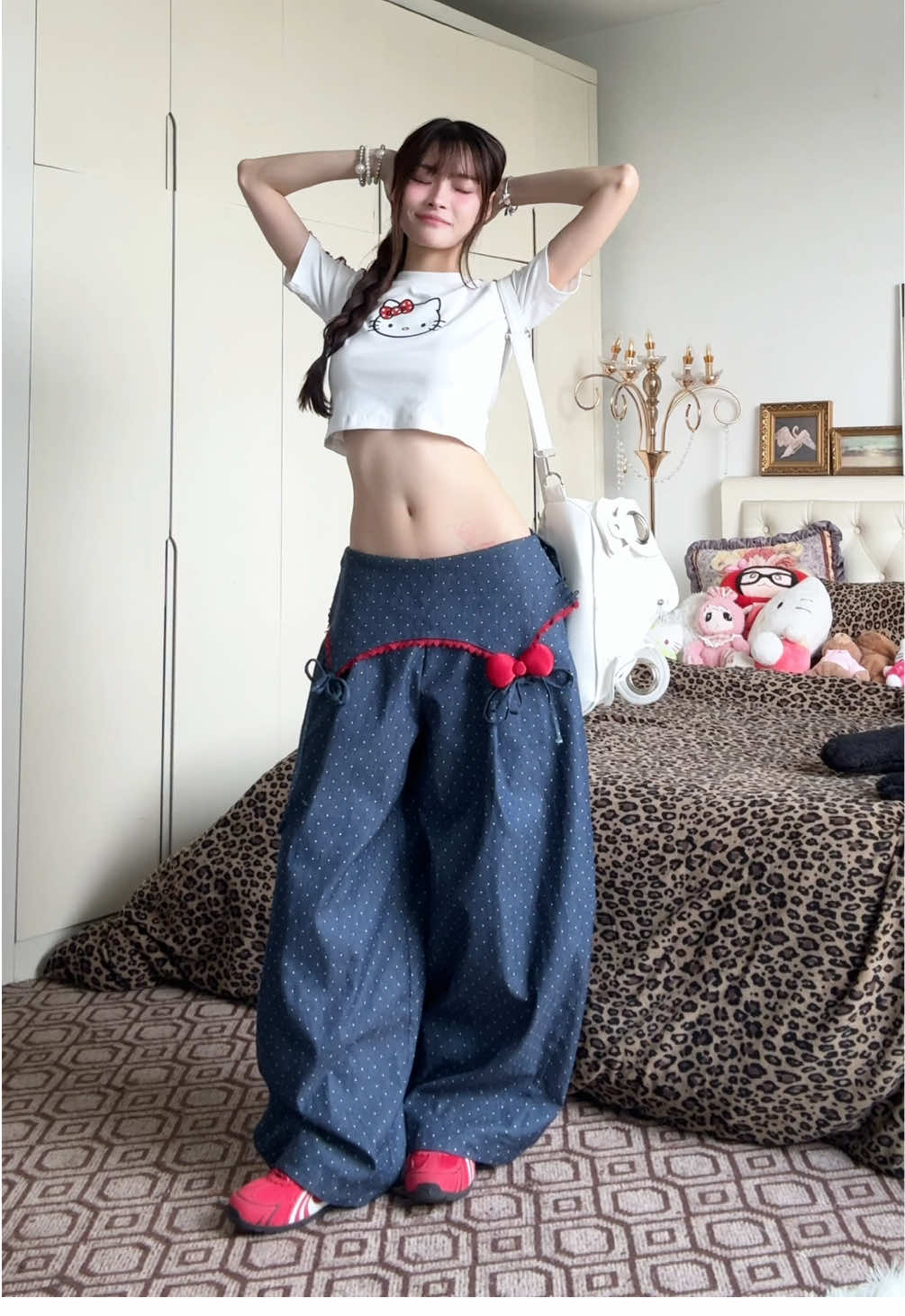 Mê Hello Kitty giống tui hônggggg?💕💜🌈 @ĐIỆU DESIGN HOUSE (Studio) #dinhquynhlan #dinhquynhlan #OOTD #hellokitty #trending #tryon #yếm 