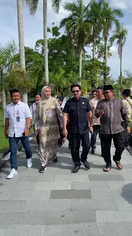 Kunjungan sekretaris badan pangan nasional  bapak Dr.Drs SARWO EDHY ,SP,MM,MH ke istana siak dan di lanjutkan kunjungan ke bulog kecamatan bunga raya 