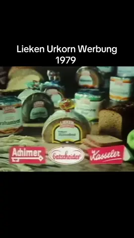 🕰️ Zurück in die gute alte Zeit! 📺 Lieken Urkorn Werbung (1979) – als Brot noch „Kraft der Natur“ bedeutete 🌾🍞 Erinnerst du dich noch an das Vollkorn Hüttenbrot? Mit Vitamin B, goldenen Feldern und kerniger Musik – echtes Retro-Feeling! 📼 Werbung wie damals – authentisch & nostalgisch 🔄 Teilen, wenn du dich erinnerst! 💬 Was war dein Lieblingsbrot aus der Zeit? #RetroWerbung #LiekenUrkorn #1970er #DeutscheWerbung #Nostalgie #OldschoolTV #VintageVibes #Kindheitserinnerungen #WerbungDer70er #TikTokRetro #lostmemoryX #fyp #fouryou #fouryourpage 