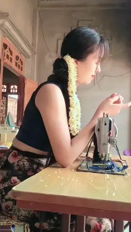 #ပန်းဆိုရင်မပန်ချင်ဘူးတဲ့  #မြင်ပါများပီးချစ်ကျွမ်းဝင်အောင်လို့🤒🖤  #ရောက်ချင်တဲ့နေရာရောက်👌  #soelay41824  ##onthisday 