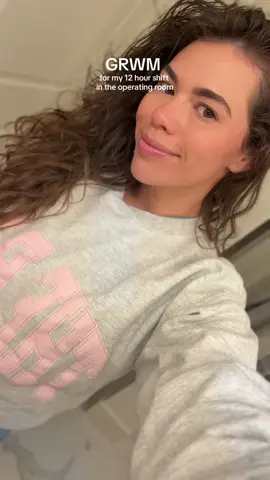 GRWM for my shift in the operating room, my everyday look just to put on a mask and have it all rub off after the first case 🤣🤣 #nurse #nursetok #nursesoftiktok #grwm #operatingroom #ornurse 