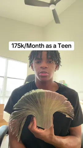 175k/Month as a Teen in highschool #airpodreselling #reselling #airpodresellingtips #onlinereseller #resellingbusiness #fyp #fypシ #viralvideo #viral 
