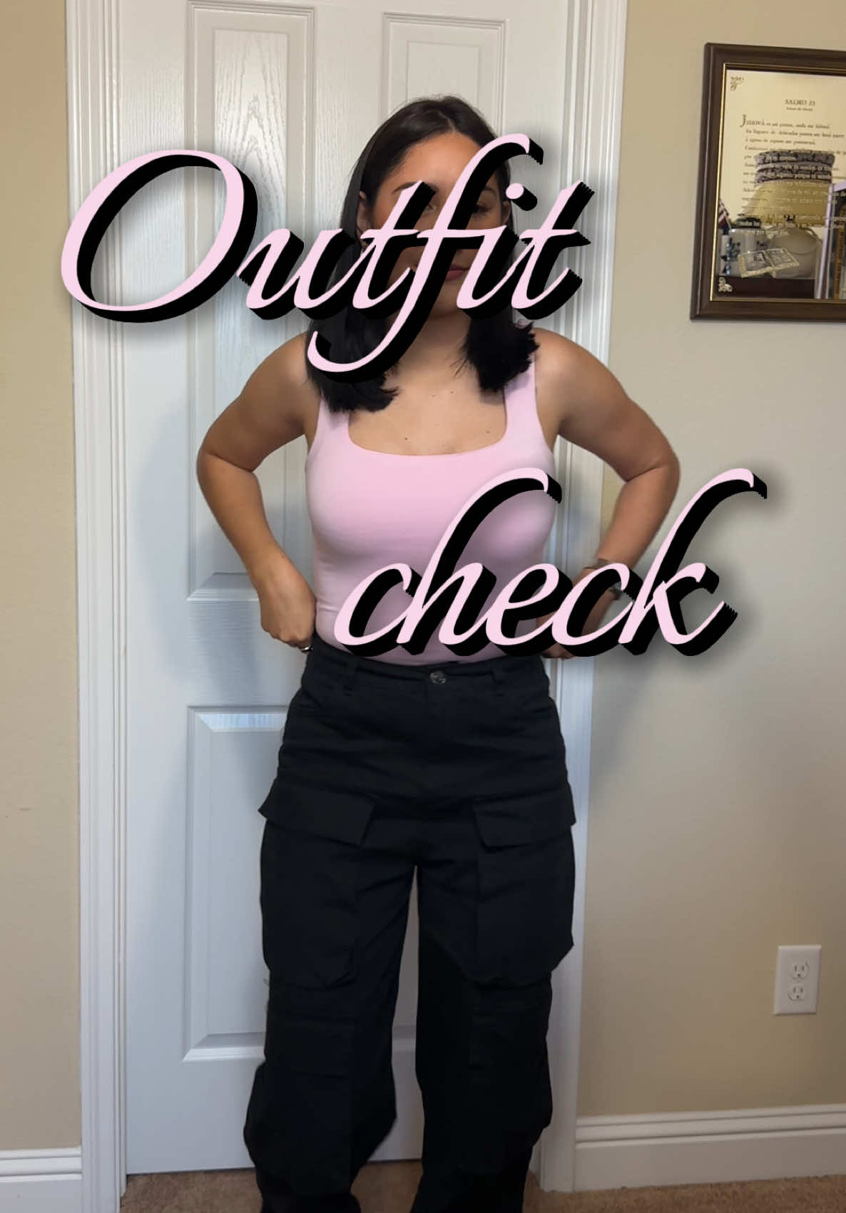 Outfit check 🩷🖤 #ootdinspo #outfitcheck #pinkvibes #shorthair #latingirl 