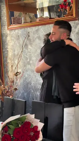 العودة الى حضن الأم بعد غياب 3 سنوات غربة 💔🇺🇸 #fyp #dz #algerienne #dzayer #🇩🇿🇲🇦🇹🇳 #foryoupage #algeriamorocco #dzair #tik_tok #dzpower #usa #morocco #viralvideos #explore #Ghorba #million #america #follow #newyorkcity #fypシ゚ #غربة #غربة_صعيبة_وانا_بغيتها🇪🇺🇪🇺❤ #غربةصعيبة_وانا_بغيتها🇪🇺🇪🇺 #غربة_وطن #غربةصعيبة💔🇨🇵 