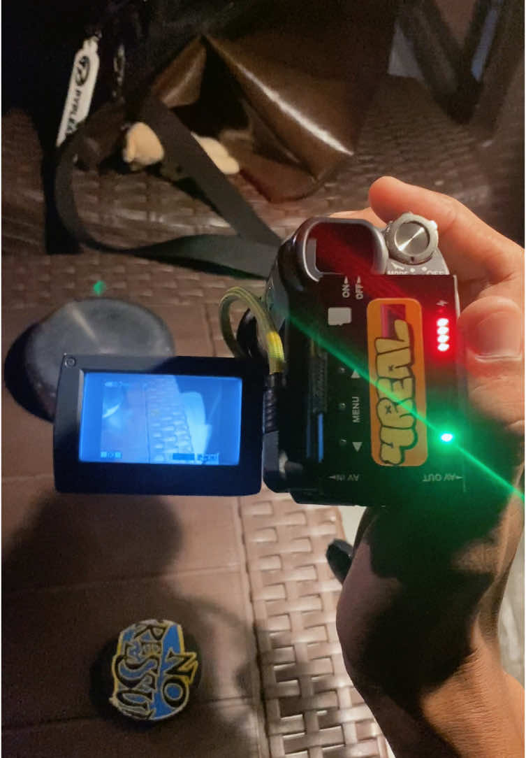 Sony dcr-dvd705e with tapeless mini dvr setup #camcorder #vintagefootage #sonyhandycam #vhs #handycam #tapeless #tapelesscamcorder #usetapeless #minidvr 
