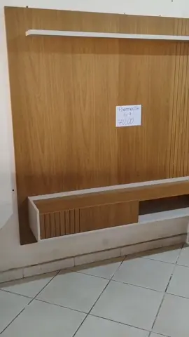 O painel Dublin é feito com material de qualidade e é ideal para colocar na sua sala! Possui cores lindas, é prático e você pode decora-lo como quiser 😃 Vem dar uma olhadinha de perto  para garantir o seu 😉📺 #paineldetv #paineldublin #televisao #movel #movelsala #decoracao 