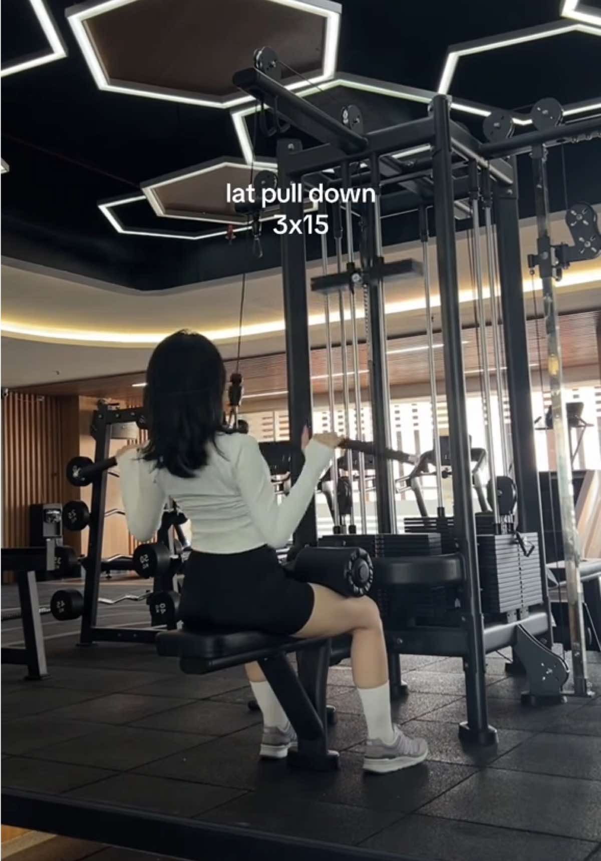 back day workout #GymTok #backworkout #workoutwithme #pullday #biceps #GymLife #muscleback #backmuscles 