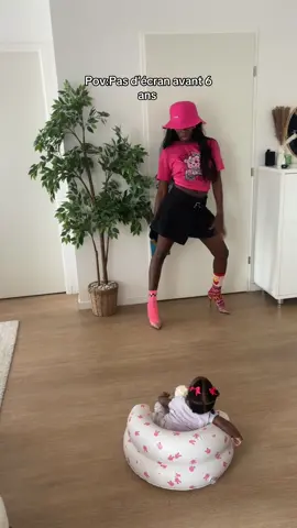 Être son divertissement 🥹🤷‍♀️#iamjustlinesay #jeunemaman #maman #francetiktok🇫🇷 #fyppppppppppppppppppppppp #lifesstyle #🥹🤷‍♀️ #pourtoiii #grossesse2024 