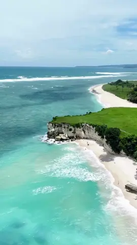 📍 Pantai Watu Bella #tiktokshop #beach #watubella #sumba #sumbaisland #sumbadream📸 #fyp #4u 