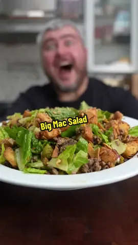 Big Mac Salad with @KING’S HAWAIIAN Croutons #foodtiktok #kingshawaiian #kingshawaiianpartner 