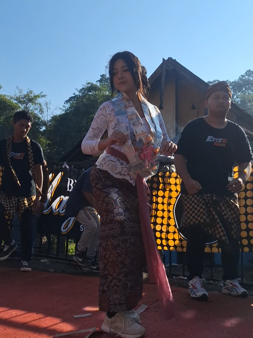 Std aja biar enak diapndang @pabrikgula_bululawang 😋 #malang24jam #fyp #karnavalsoundsystem #karnaval #karnaval2025 #xyzbca 