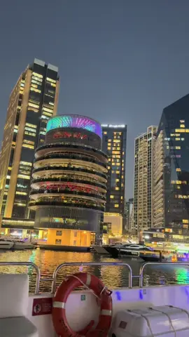 Marina evening veiw 🌆 #dubaimarina #dubaimarinawalk #dubaivlog #dubaimarinawalkingtour #dubaimarinayachtclub #dubaitravel #dubaimarinatour #virlvideotiktok #fypシ゚viral #dubai🇦🇪 