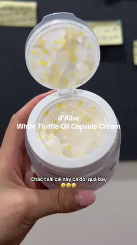 Sản phẩm đã được chứng nhận thuần chay và nó khiến tui thích dã man luôn á chị em 💛   #dalba #vegan #whitetruffle  #vita #cream #thuanchay #namtruffle #kemduong #brightening #whitening #trangda #sangda #skincare 