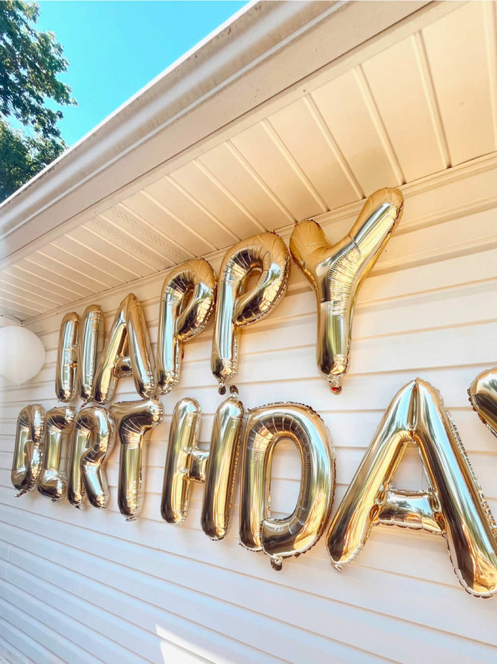 SO EXCITED 🧁🧁 #junebaby #birthdaygirl #party #19th #19 #2006 #summerlooks #bday #colorful 