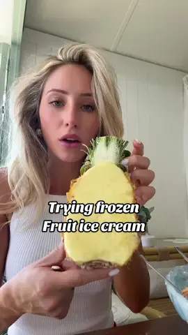 THE COCONUT is so satisfying omg this was the best lunch break on set ever 