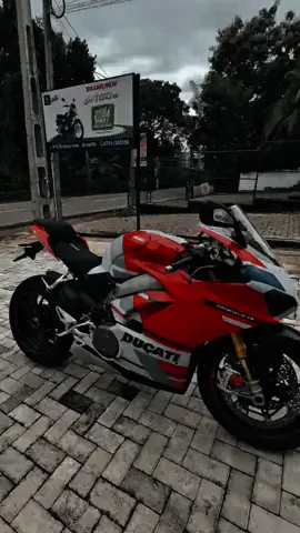 4 in 1 combo Lessi wenna api  (baye ba NS aiyala awilla duwana hati pennaida Danna)🫡😶‍🌫️@BATMAN @Abhiizz👾 @G!XXY   #pangalev4s #ducati #bmw #s1000rr #v4s  #agusta #honda #cb1000r #nakedbeast 