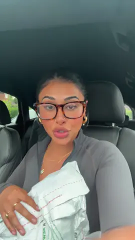 Girlies don’t say I don’t put you on OKURRR.  #fypシ #girliepop #girlssupportgirls #girltok #Fitness #gymoutfit #seamlessbra 