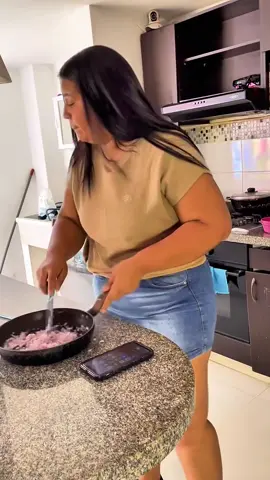 La vida da muchas vuelta hoy estamos arriba pero mañana no sabemos . no sabes quien te va dar la mano mas adelante. #Reflexiones #CitasDeVida #LeccionesDeVida