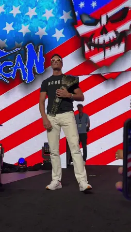Tom Brady and Eli Manning WRESTLE at Fanatics Fest 2025!😂 ✅FOLLOW for more WWE content! #WWE #wrestling #wwefan #wweraw #WrestleMania #foryoupage #fyp #fanaticsfest