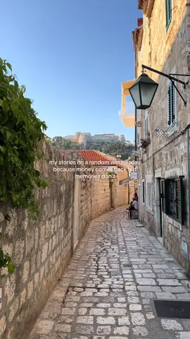 your sign to book that trip🫶🏼 #travelinyour20s #traveltiktok #eurosummer #hvarcroatia #croatia🇭🇷 #europetravel 