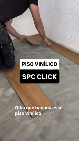 Piso Vinílico SPC Click - Prático, confortável e rápido. Comenta SPC que te envio o link com os modelos e melhores preços 👊🏼