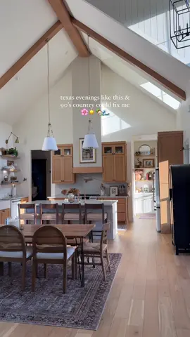 barefoot in the yard, bugs buzzing, 90’s country in the background… this kind of peace shouldn’t be rare 🪕🌾 #texassummer #90scountryvibes #countryevenings #slowlivingszn #goldenhourtok 