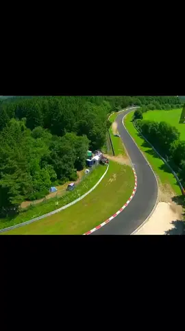 Choque importante del Porsche dentro de la clasificación de las 24 horas de Nurburgring #porsche #racingcar #24hours #track #motorcycle #Motorsport #car #racing #carros #carrera #nurburgring #trackday #gt #race 