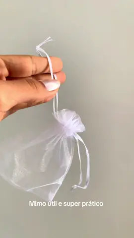 Um dos mimos mais queridinhos aqui da loja✨ #saquinhodeorganza #organization #organza #praticidade #cuidado 