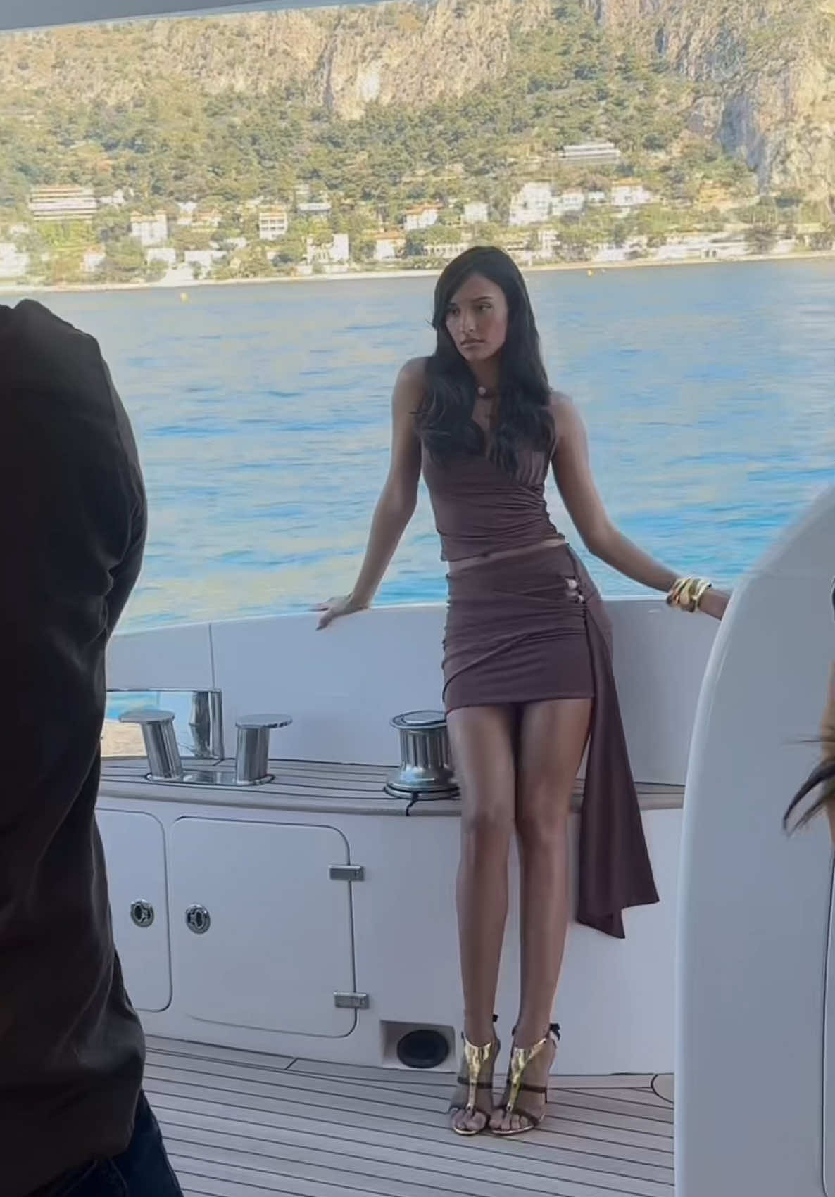 Alexandra Saint Mleux in our ALICENT set #MESHKI #Alexandrasaintmleux #matchingset #eurosummer #summerwardrobe #onlineshopping 