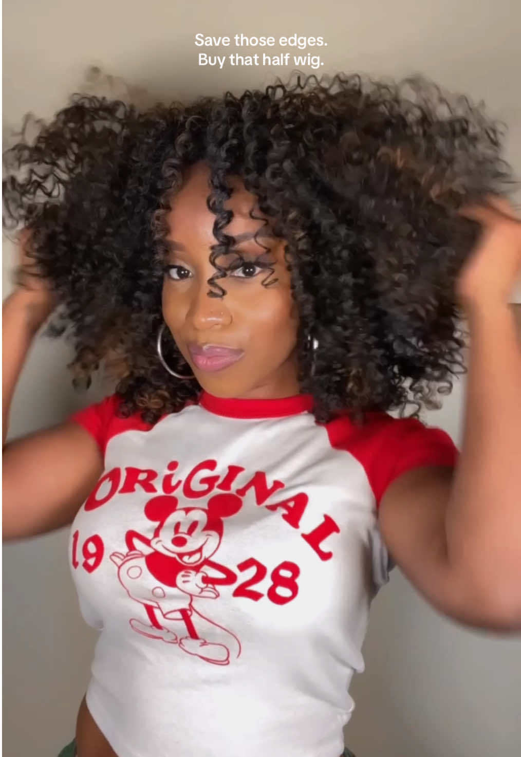 And another one from @SamsBeauty 🤞🏾👀🌹 Can’t believe this half wig BEEN out for years.  Wig: @Sensationnel_hair Curls Kinks N Co Show Stopper (Half Wig) color: F1B/30  #halfwig #sensationnel #showstopper #curlskinksandco #samsbeauty #syntheticwig #wiginstall 