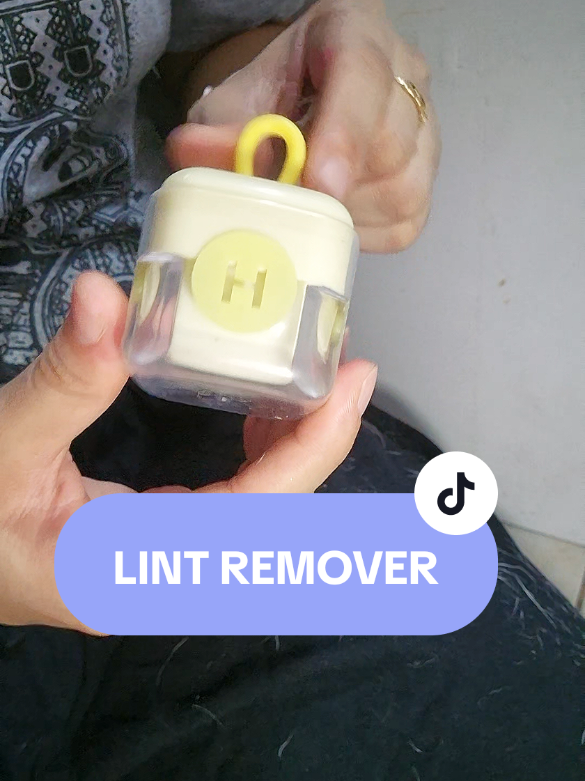 Fur parents you need this in your lives! #furbabies  #furmomies  #lintremover  #hairremover  #washablehairremover  #creatorsearchinsights 