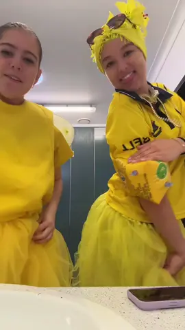 GOOOO YELLOW!⭐️🐝#bellbulls #foryou #athleticscarnival #year12 #fyp @poppy 