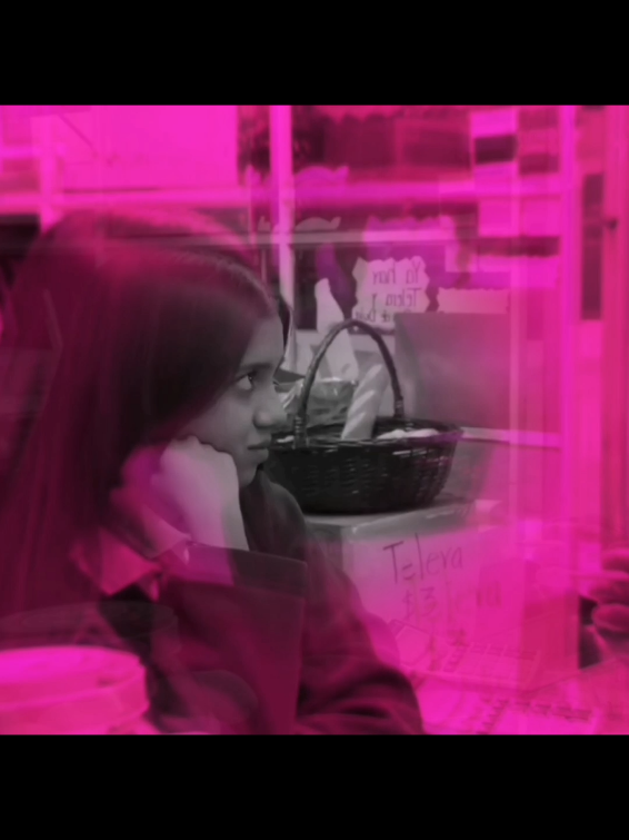 El croma rosa😍 #fypviral #todoesfalso #tiktokponmeenparatii #foryoupage #contenido #helpsfanpages #edits #Viral #u #catalinasantana #fypviral 