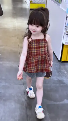 E có nhiều đồ xinh lắm nè. Vào trang lựa các c uii🥰🥰#thoitrangtreem #phoidoxinh #quanaotreem #embedangyeu #setbegai #vaybegaixinh #quanaobegai #embedethuong #xuhuong #vaybegai #thinhhanh 