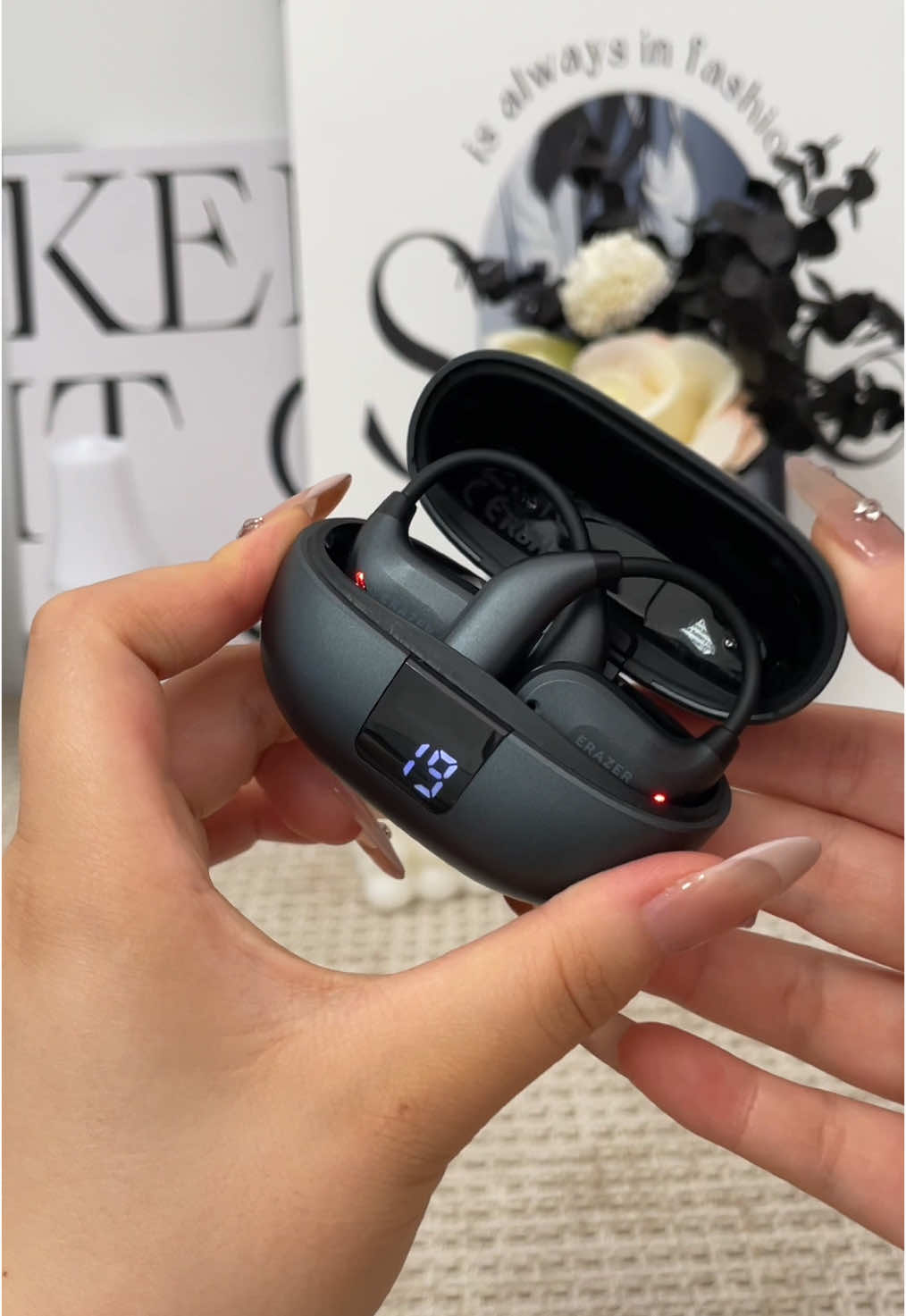 #summersale #fyp #earphones #earbuds #tiktokmademebuyit 