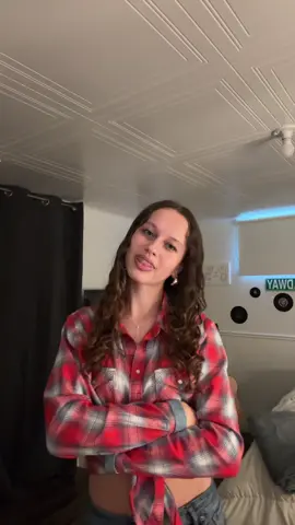 23:23 SAVE A HORSE-RIDE À COWBOY