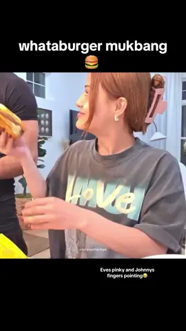 😋  @evelyn ortiz @yurnboi  #evelynortiz #evelynomadera #johnny #yurnboi #mukbangvideo #whataburger 