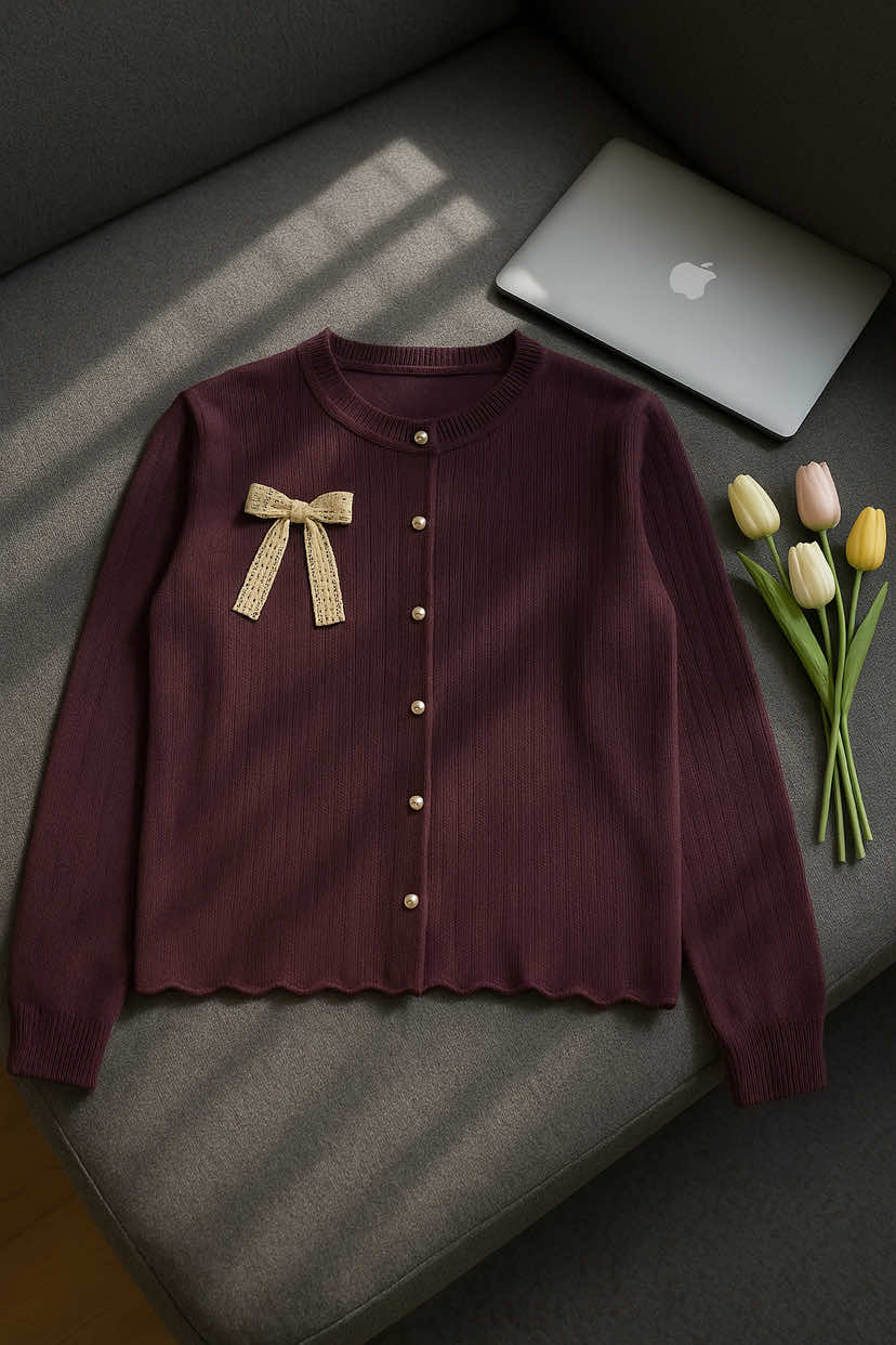 Biar Outfit Kamu Gak Gitu-Gitu Aja! Tambah sentuhan manis dengan cardigan ini. auto kelihatan effort padahal nggak ribet 😎 #cardigan #croptop #outfitideas #sweater 