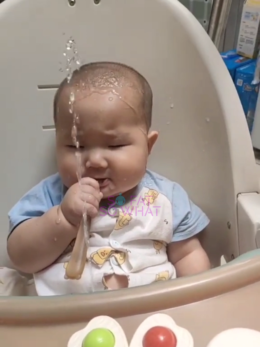 Baby pees on himself #sofatsowhat 