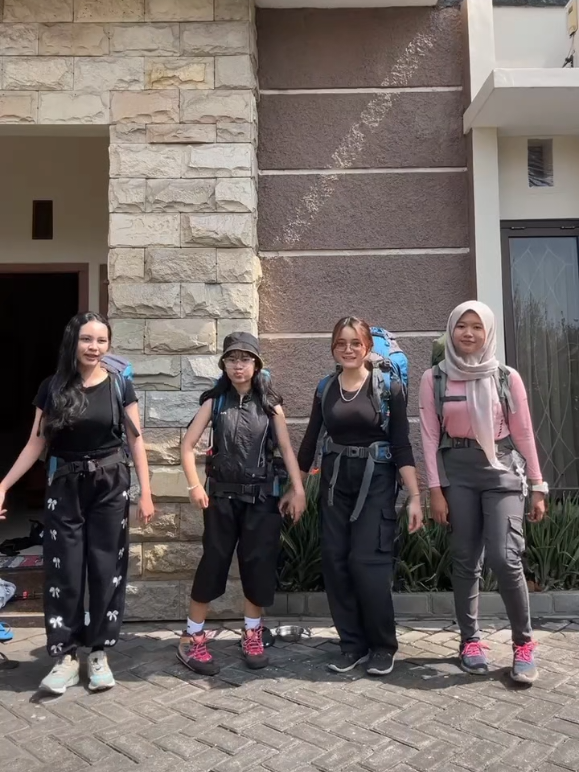 👩🏻‍🦯 @widya_pjt @ssasotya @bby0urs 