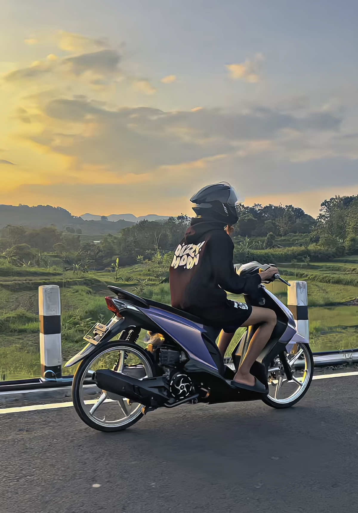 Velg depan nya ngelag🤣 #beatkarbupamekasan #ring17style #trend #fyp #beatkarbumodifikasi #penggunaring17 