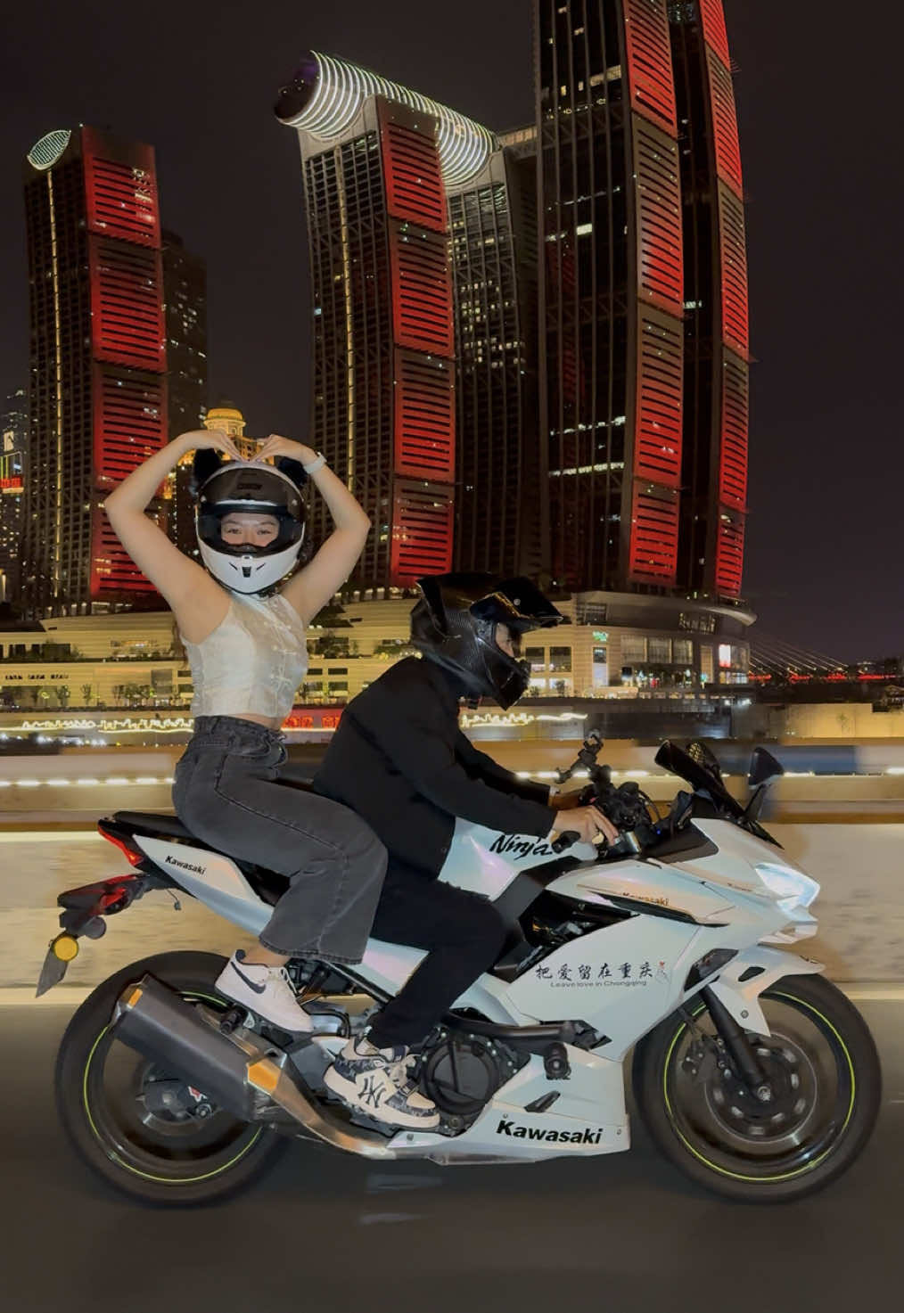 behind the scenes of the viral chongqing motorbike shoot! 🏍️#creatorsearchinsights #chongqing #chongqingmotorbike #travel #chinatravel #cityskyline #chongqingcity #motorbikes 
