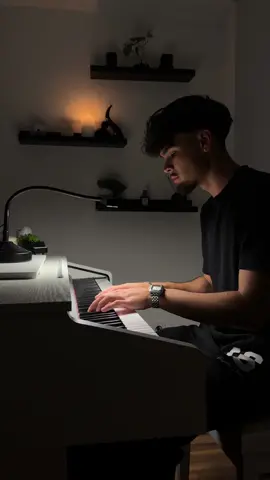 Take a 3 minute brake and listen to pure ludovico einaudi #pianotok #piano #fyp #calm #nuvolebianche 
