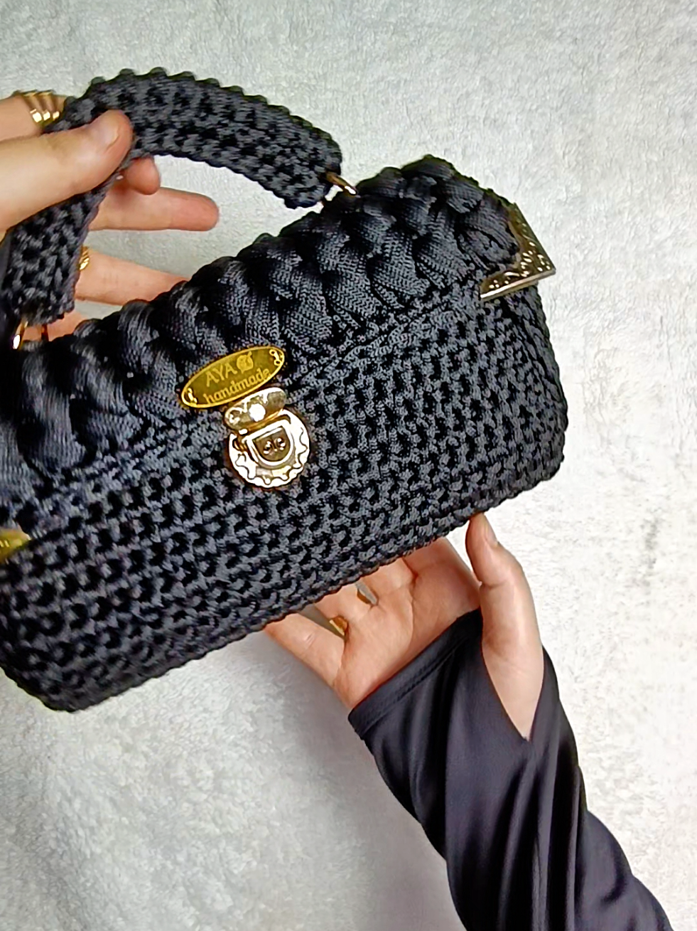 شنطه كروشيه شيك يدوى ١٠٠%  ـ  #كروشيه #تعليم كروشيه #crochet #اكسبلور #handmade #bagsonline #bag #candelstik #creatorsearchinsightsincentive #hand #tiktok  @anghamofficial @AB | أنس بوخش @ياسر الحزيمي @#ABtalks 