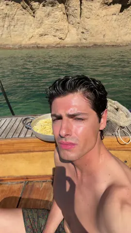 Who loves the Sun #perte #italianboy #fyp #mediterranean 